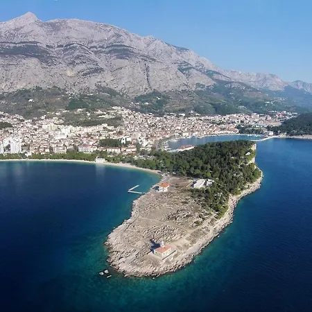 With A Parking Space - 19637 Makarska