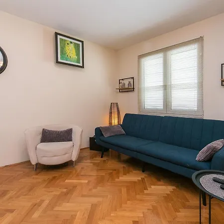 Apartment With Parking Space - 19637 Makarska