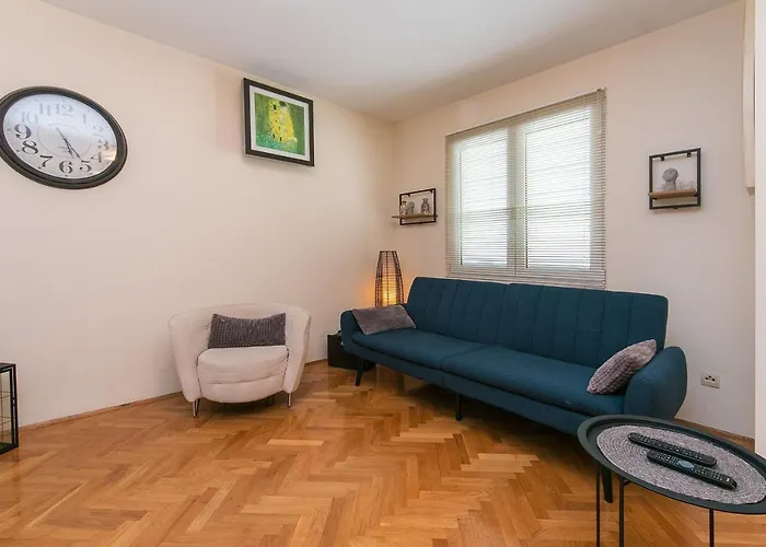 Apartment With Parking Space - 19637 Makarska