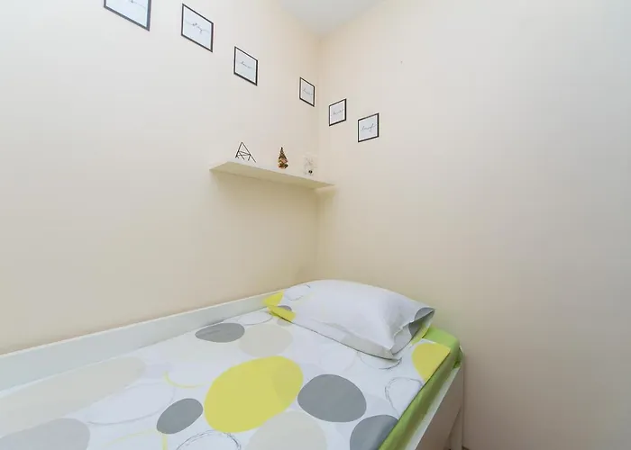 With Parking Space - 19637 Apartment Makarska