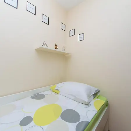 With Parking Space - 19637 Apartment Makarska